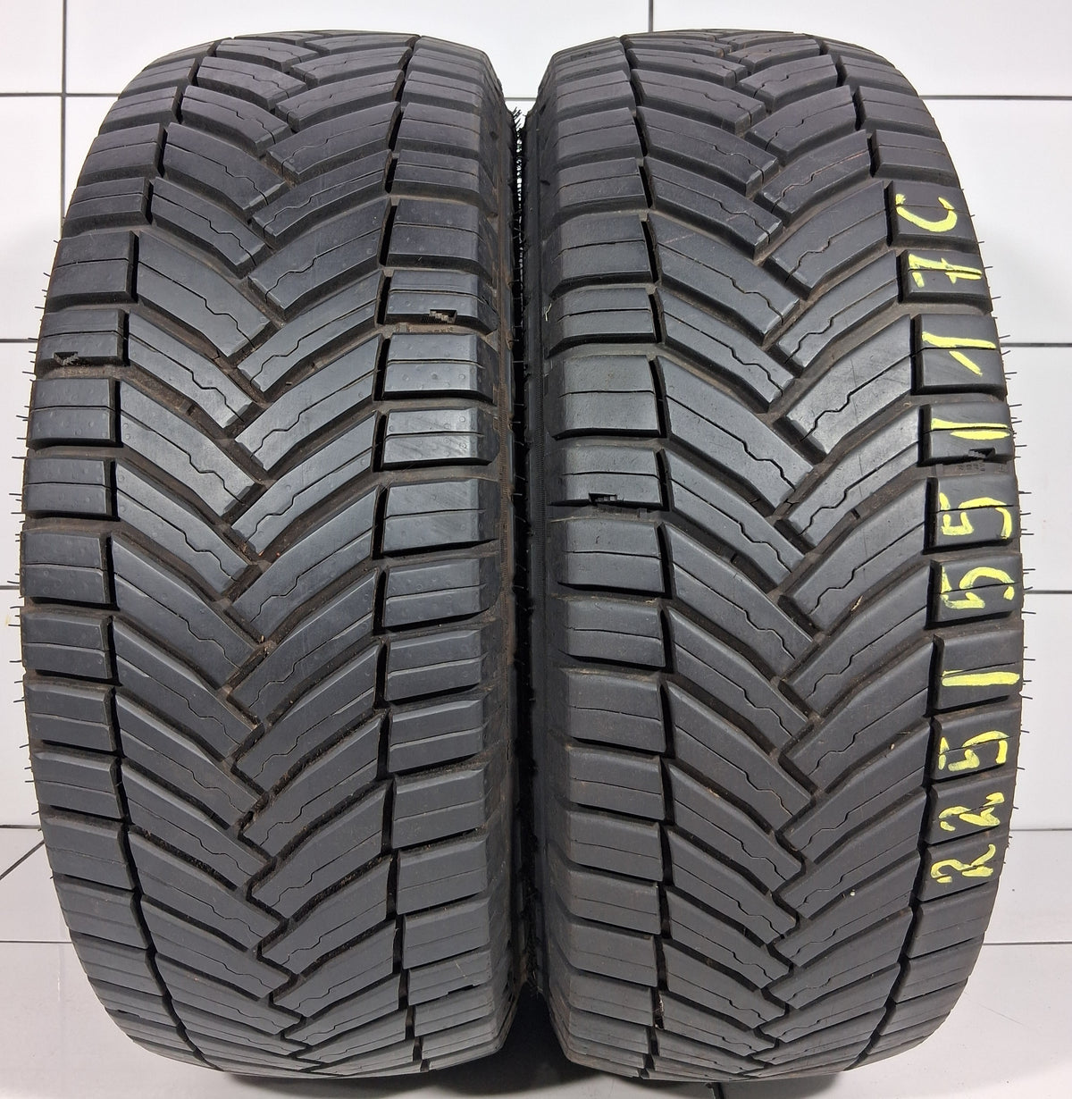 MICHELIN AGILIS CROSSCLIMATE 225/55R17C 109/107H [2022] 9.5MM OPONY UŻYWANE, zdjęcie 1